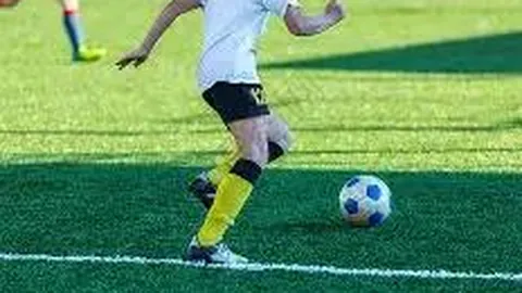 杰森·莫玛与年长12载的配偶结束婚姻，育有两子一女